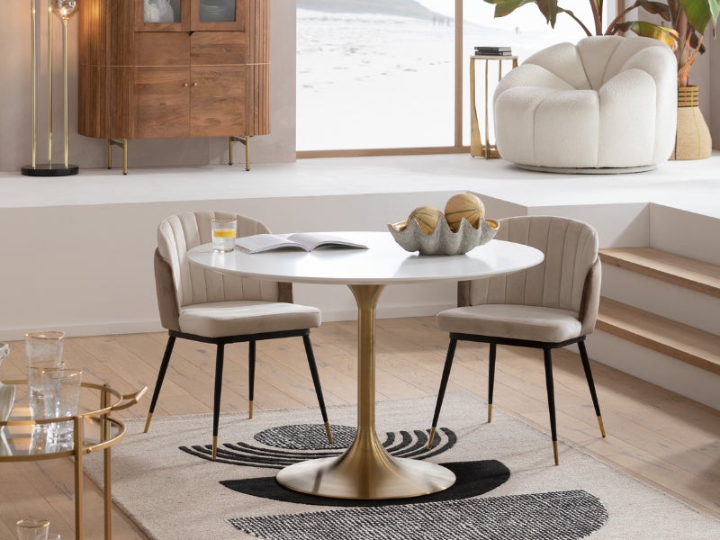 skandinávský nábytek jídelny - jídelní stoly